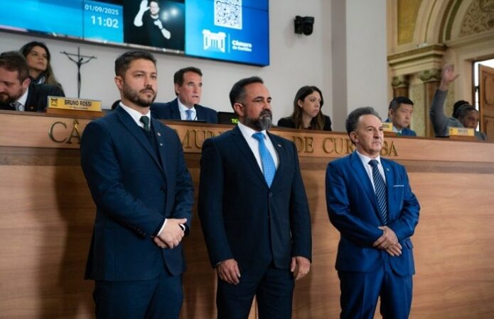 Câmara de Curitiba vai julgar Professora Angela por apologia às drogas