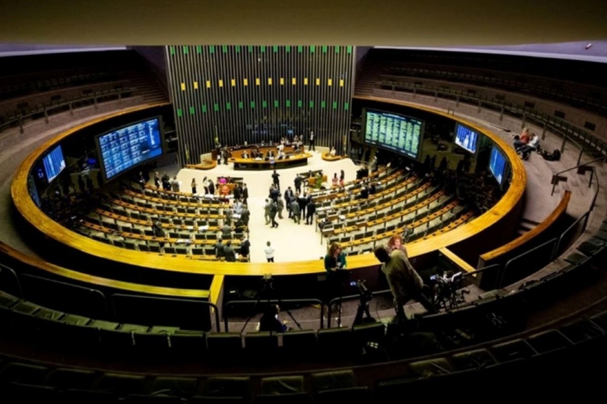 Câmara dos Deputados aprova PEC da Blindagem