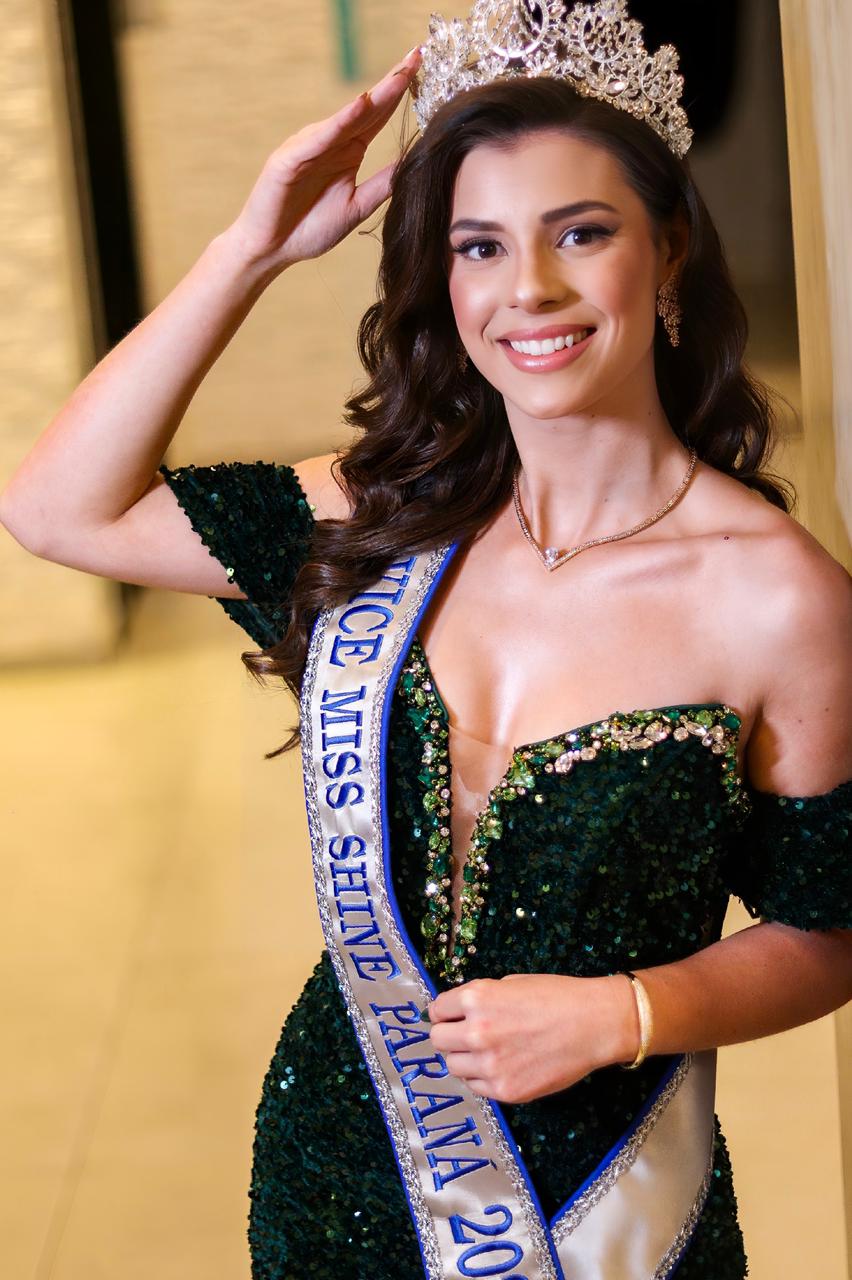 Laura de Bairros Rodrigues de Laranjeiras do Sul, brilha e conquista o segundo lugar no Miss Paraná Teen Shine 2025
