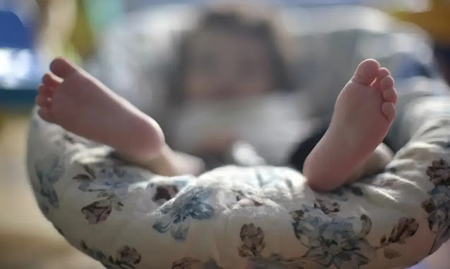 Tragédia em Capanema: Bebê de 10 meses é gravemente ferido após ser atropelado pelo pai ao dar ré no carro