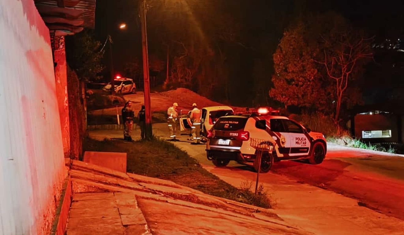 Execução em Almirante Tamandaré: Casal é Encontrado Morto a Tiros Dentro de Carro