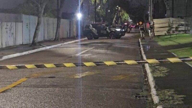 Confronto em Pinhais: Suspeito de roubo de carro troca tiros com a PM e morre