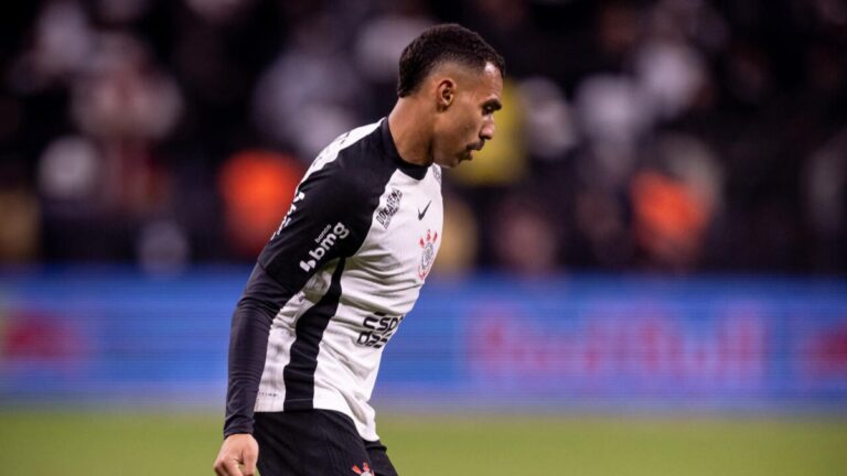 Corinthians supera Fluminense em jogo sem emoções
