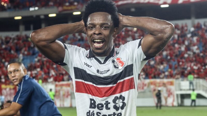 Santa Cruz Ascende: Balotelli Garante Acesso à Série C em Jogo Dramático e Galhardo Provoca Rivais