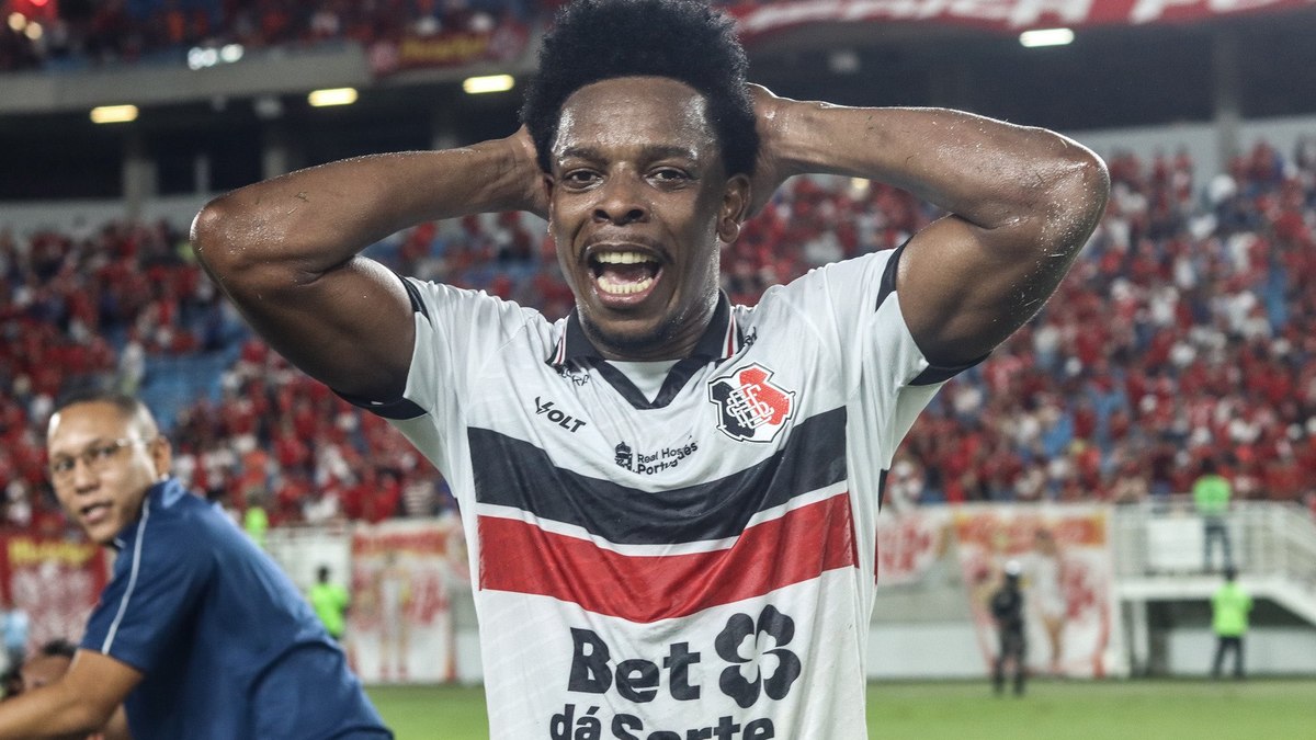 Santa Cruz Ascende: Balotelli Garante Acesso à Série C em Jogo Dramático e Galhardo Provoca Rivais