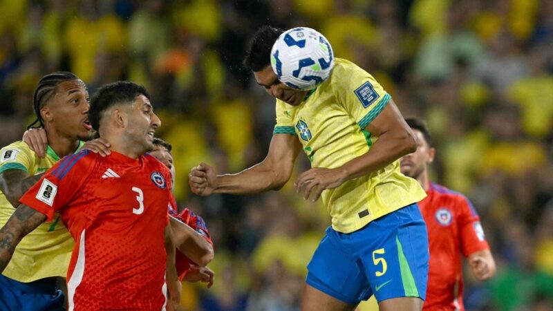 Brasil x Chile: Lance polêmico com Casemiro gera revolta na web; árbitro é criticado