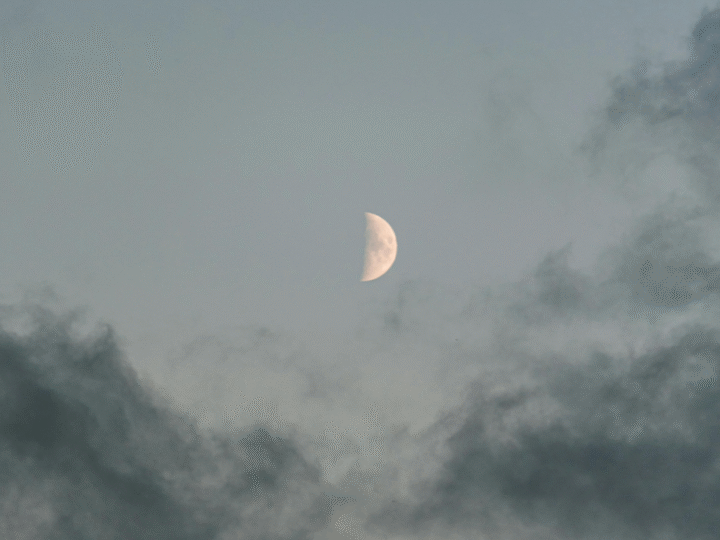 Lua Minguante Ilumina o Céu de Hoje: Descubra os Mistérios e Influências da Fase Lunar em 19 de Setembro