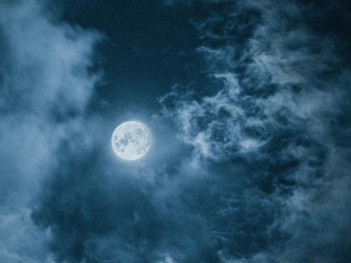 Lua Cheia Domina o Céu de Hoje: Descubra as Influências e o Calendário Lunar de Setembro