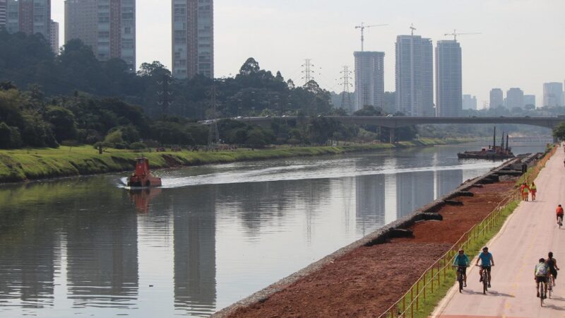 Tarcísio lança PPP de R$ 9,5 bilhões para revitalizar rios Tietê e Pinheiros, mirando fim dos alagamentos e do mau cheiro