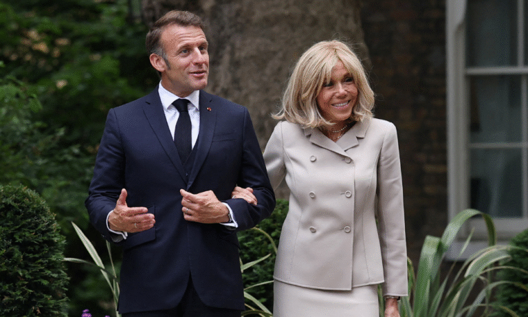 Macron irá provar judicialmente que sua esposa nasceu mulher