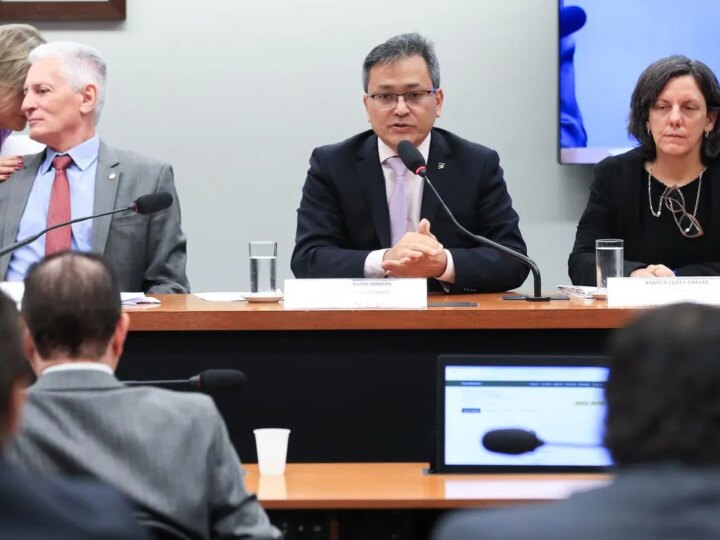 Receita Federal Aperta o Cerco Contra Crimes Financeiros e Exige Dados Retroativos de Fintechs