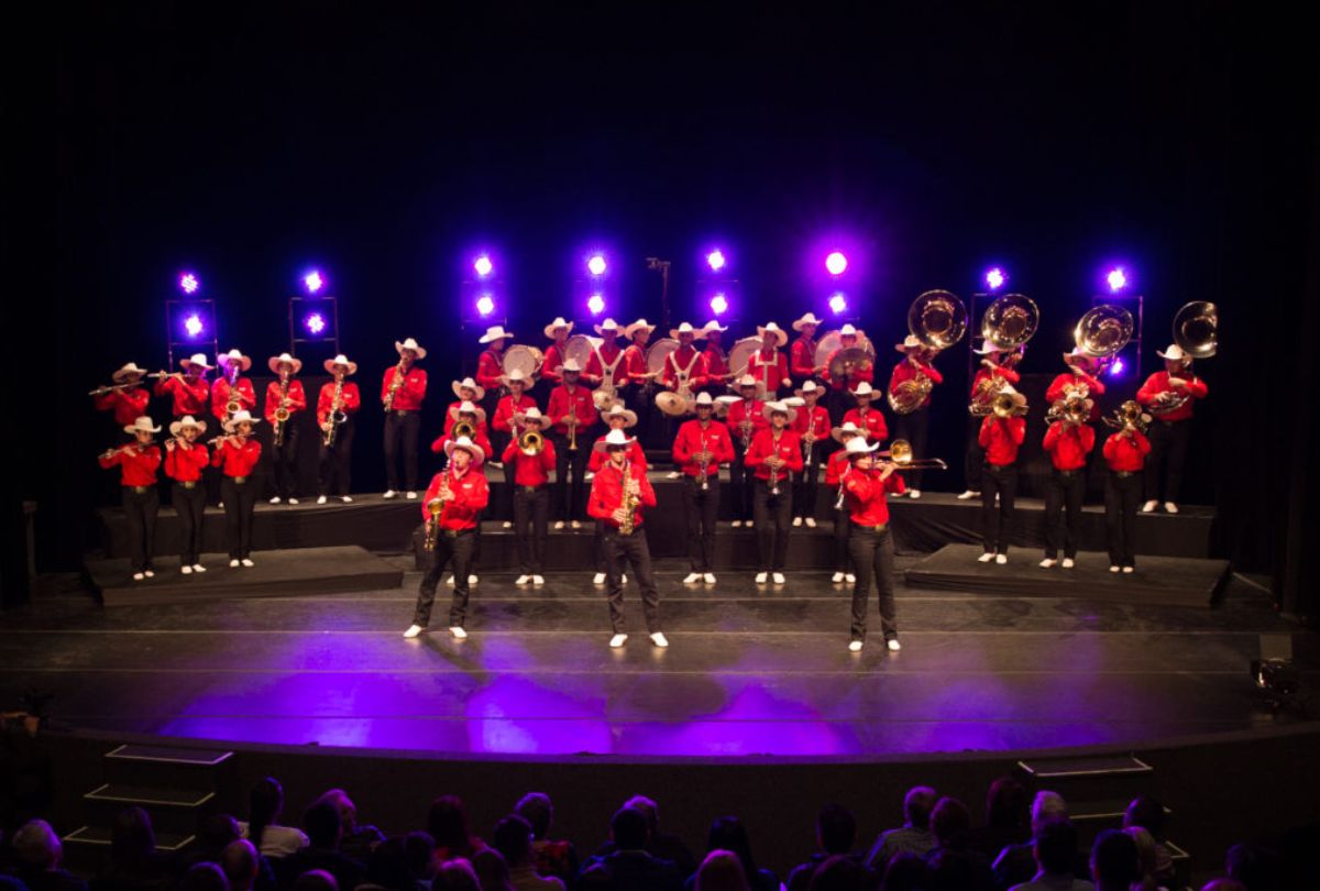 Curitiba em Festa: A Gigante Orquestra FACMOL Abre a Primavera da Massa na Praça Osório