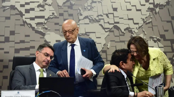 Apresentação de ‘Provas’ de Tagliaferro Contra Moraes Encalhada em Dúvidas Legais e Temores Quanto ao STF