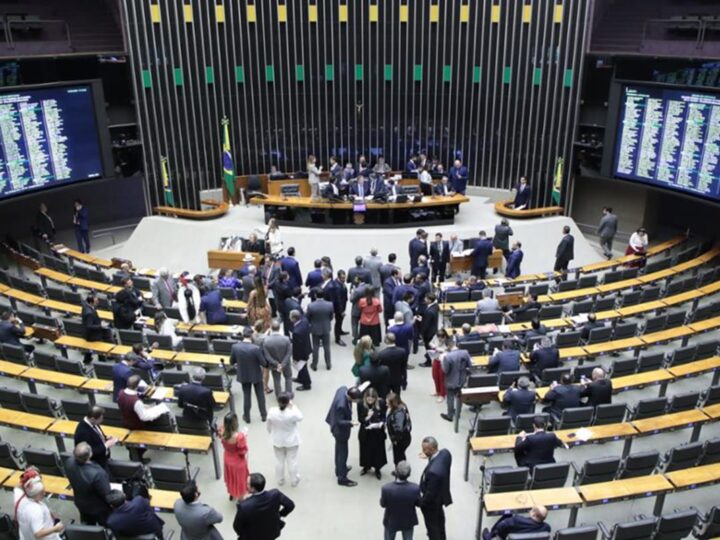 Proposta de anistia gera debates intensos entre partidos