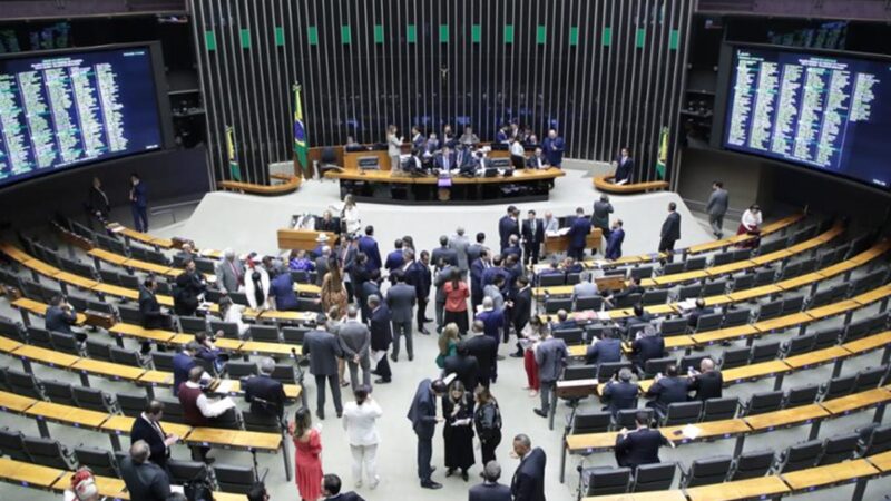 Proposta de anistia gera debates intensos entre partidos