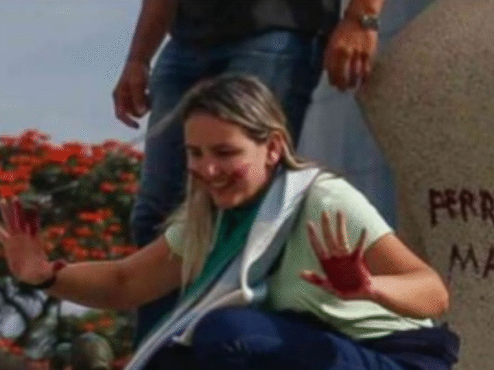 Débora do Batom cumpre pena em casa após decisão do STF