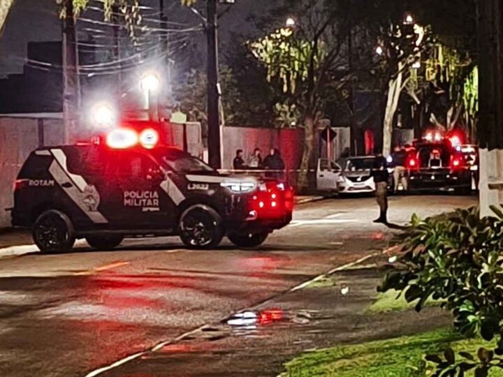 Suspeito de furto de carro morre em confronto com a PM em Pinhais