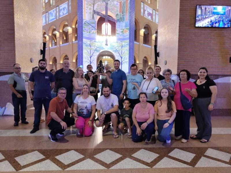 Fé e Devoção: Imagem Peregrina de Nossa Senhora Aparecida Abençoa Laranjeiras do Sul