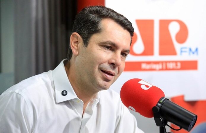 Alexandre Curi não abre mão de disputar o governo