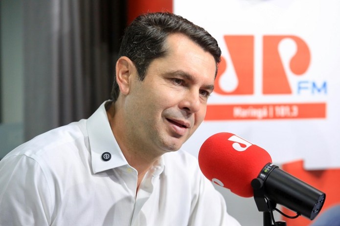 Alexandre Curi não abre mão de disputar o governo