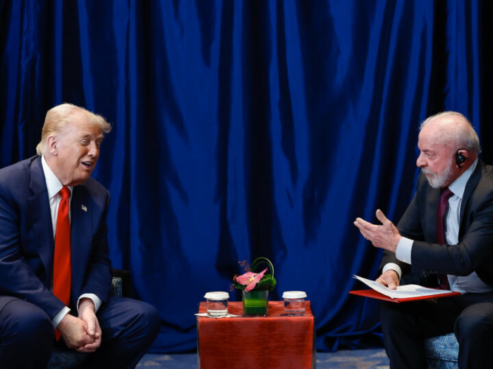 Brasil e EUA Buscam Acordo Comercial: Comitiva Brasileira Negocia com Equipe de Trump Após Encontro entre Lula e o Presidente Americano