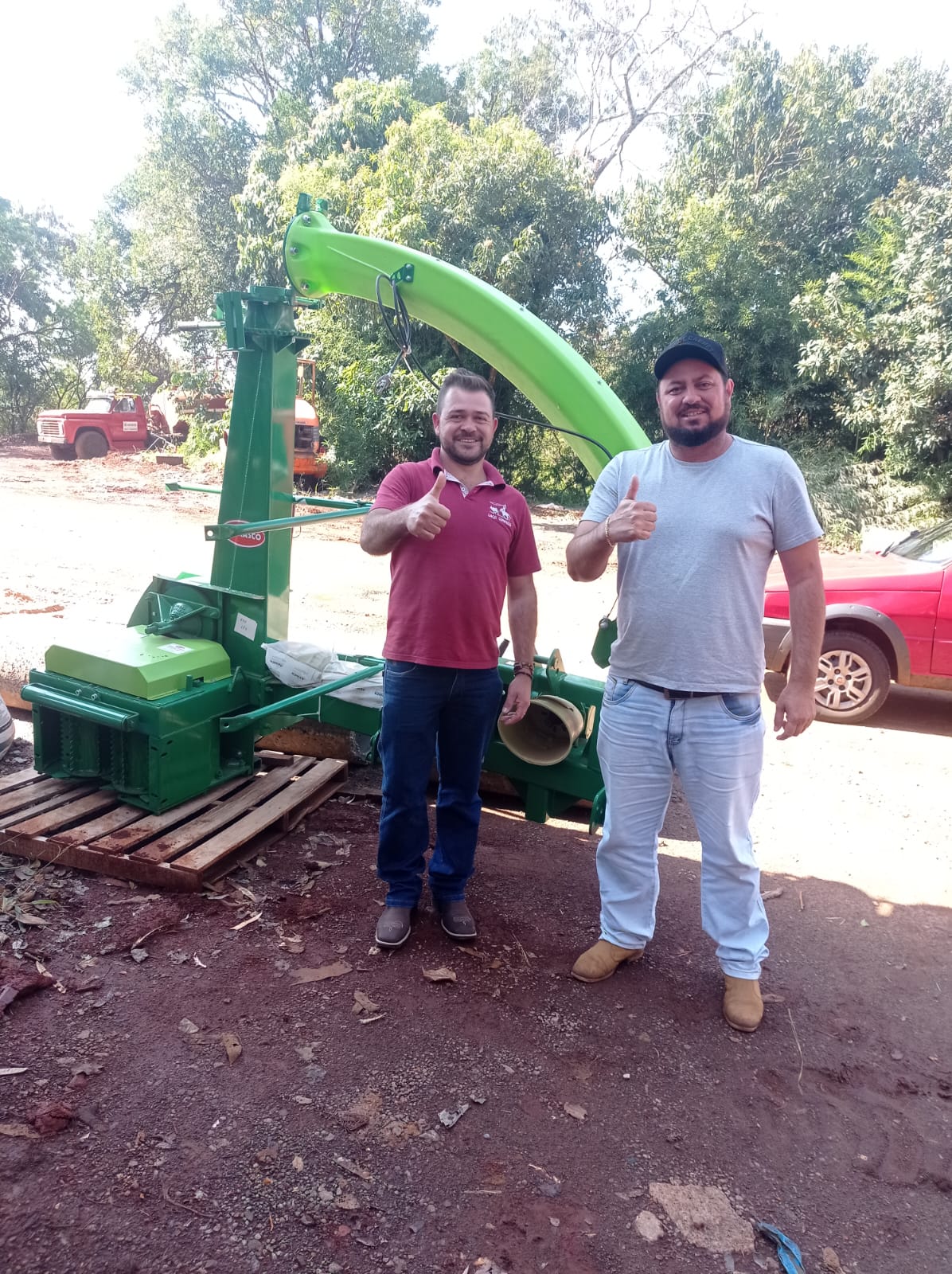 Agricultores do Assentamento Nova Aliança Recebem Ensiladeira para Impulsionar Produção em Palmital