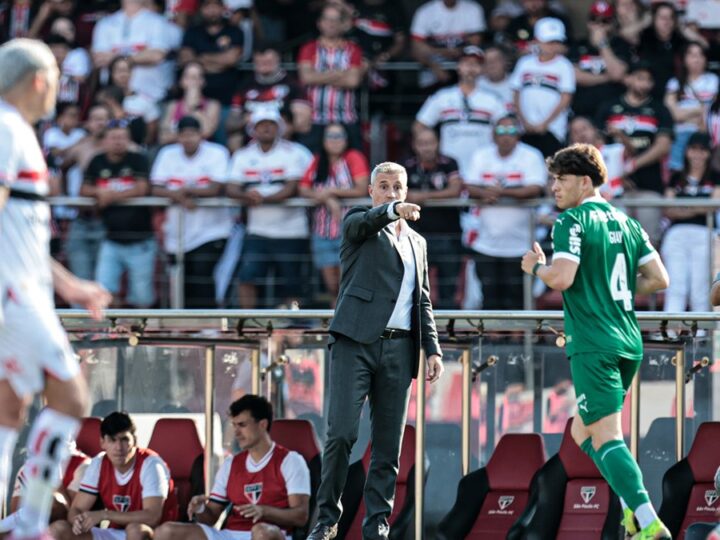 Crespo explode após derrota do São Paulo: ‘Pênalti escandaloso, nunca vi nada igual!’