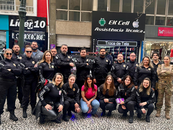 PCPR participa de caminhada em alusão ao Outubro Rosa em Curitiba