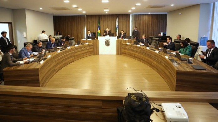 CCJ analisa proposta de ampliação do Programa Colégios Cívico-Militares
