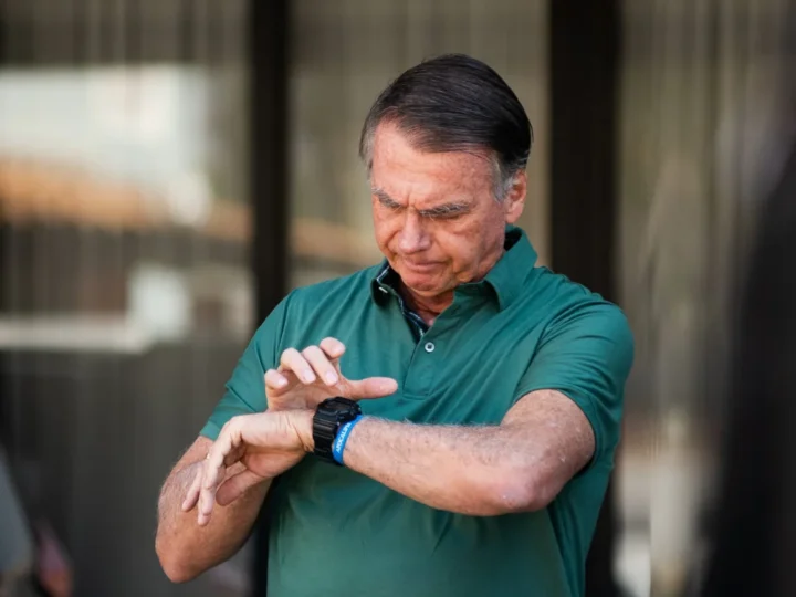 Bolsonaro e aliados enfrentam prisão após embargos de defesa