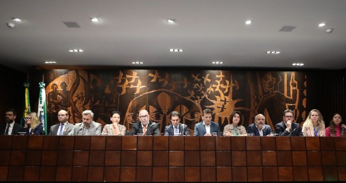 Alep discute como prevenir casos de intoxicação por metanol