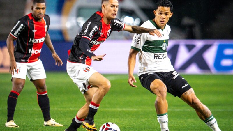 Coritiba Brilha no Couto Pereira: Ataque Afiado Garante Liderança na Série B