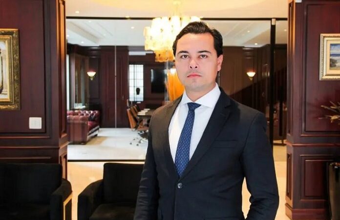 Cristina Graeml é assombrada por Jeffrey Chiquini em pesquisa