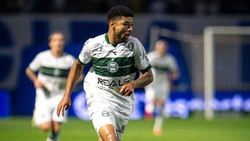 Esperança Coxa-Branca: Retorno de Lucas Ronier Agita Expectativa para o Atletiba