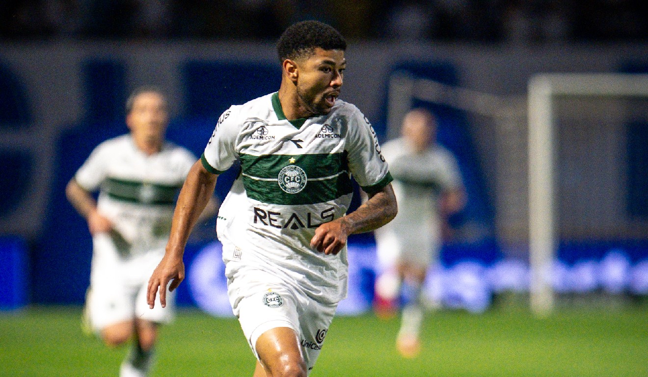 Esperança Coxa-Branca: Retorno de Lucas Ronier Agita Expectativa para o Atletiba