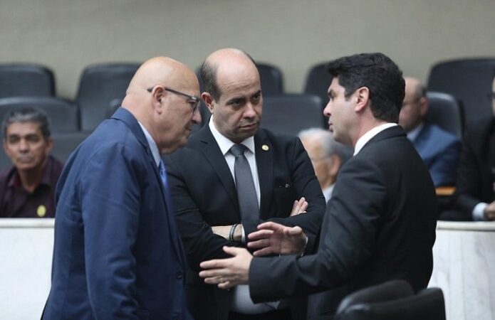Alep debate riscos do metanol e presta homenagens a categorias e entidades