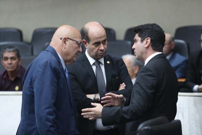 Alep debate riscos do metanol e presta homenagens a categorias e entidades