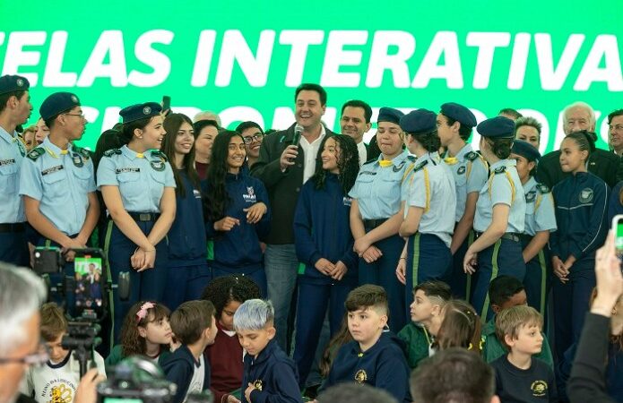 Estudantes terão aulas de inglês e robótica a partir do fundamental