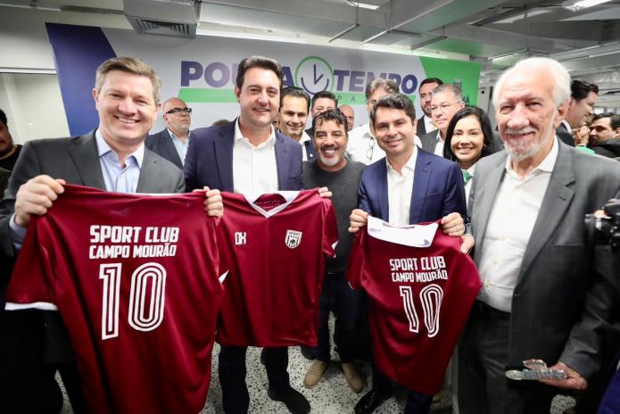 Futebol Paranaense em alta na política