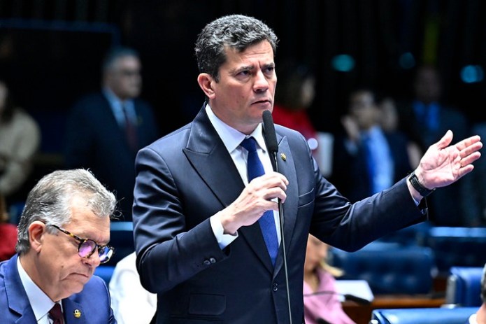 Prefeitos do União Brasil de malas prontas