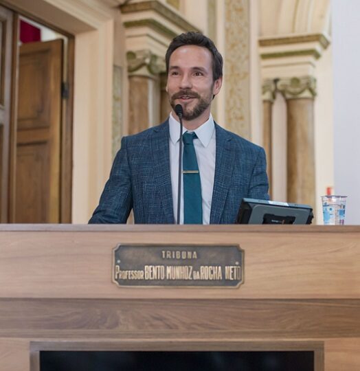 Eduardo Pimentel reequilibra os cofres da Prefeitura de Curitiba