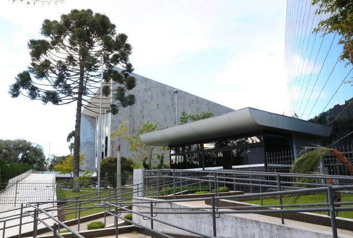 Assembleia Legislativa Foca em Temas Cruciais: Do Meio Ambiente ao Futuro da Educação