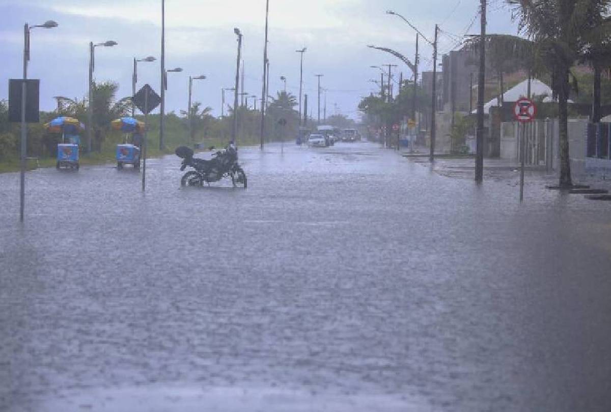 Paraná em Alerta: Inmet Adverte para Chuvas Intensas em Todo o Estado