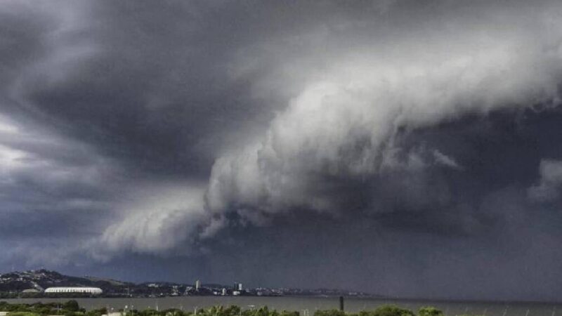 Tempestade Imminente: Alerta Laranja Atinge Mais de 200 Cidades no Paraná