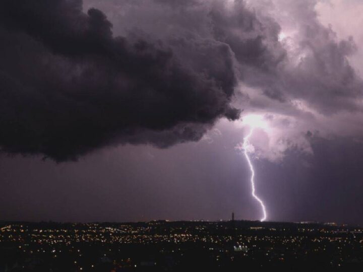Paraná em Alerta: Inmet Adverte para Tempestades e Possível Queda de Granizo Neste Sábado