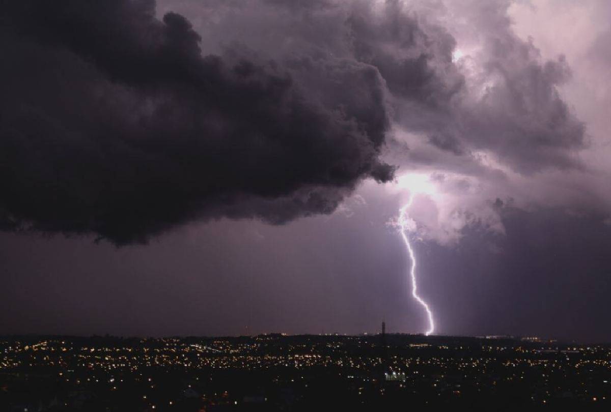 Paraná em Alerta: Inmet Adverte para Tempestades e Possível Queda de Granizo Neste Sábado