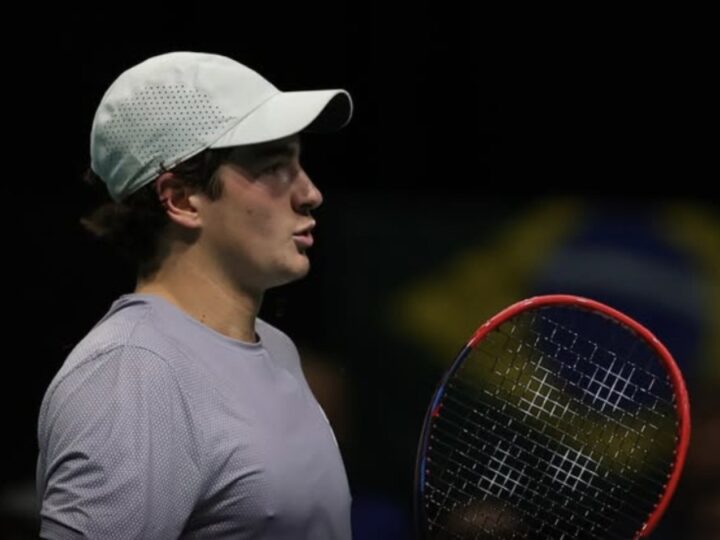 João Fonseca Desafia Gigantes em Paris: Rumo a um possível confronto com Alcaraz