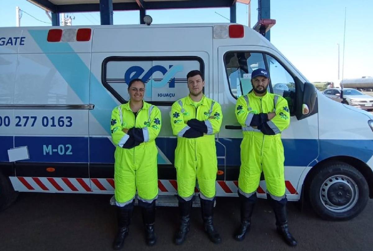 Milagre na BR-277: Bebê nasce em ambulância e recebe atendimento emergencial