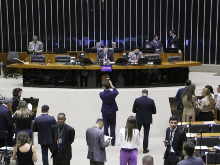 Câmara aprova uso de R$ 30 bilhões do Fundo Social para refinanciar dívidas de produtores rurais