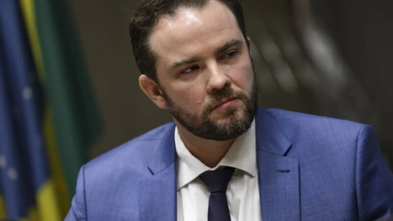 Governo Busca Compensação em Projetos de Lei Após Medida Provisória do IOF Ser Revogada